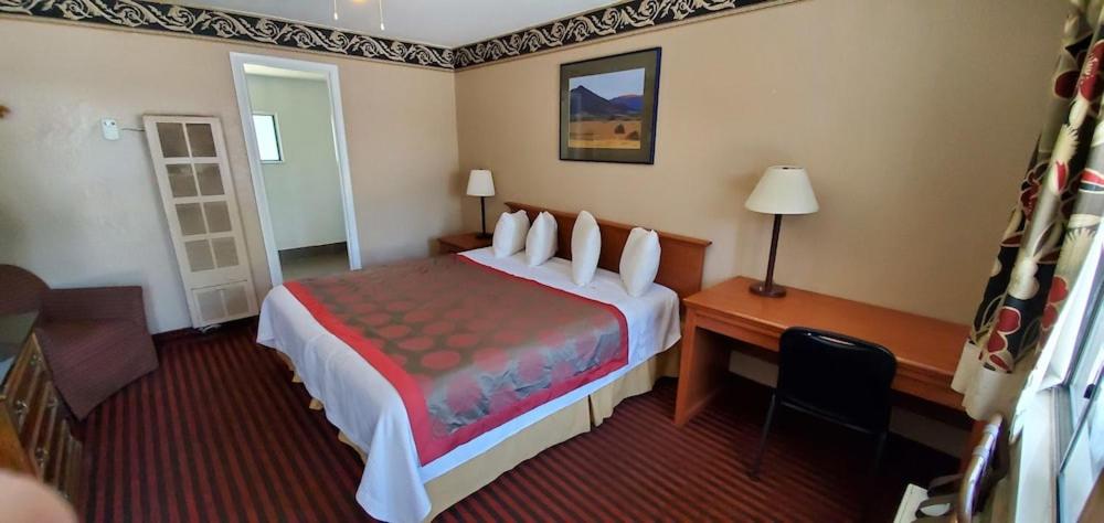 Room image 5